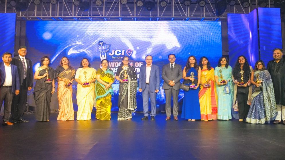 উইমেন অব ইন্সপিরেশন অ্যাওয়ার্ড পেলেন ১০ নারী