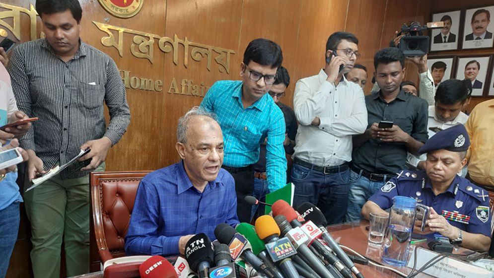 এসআই অব্যাহতি প্রসঙ্গে যে ব্যাখ্যা দিলেন স্বরাষ্ট্র উপদেষ্টা