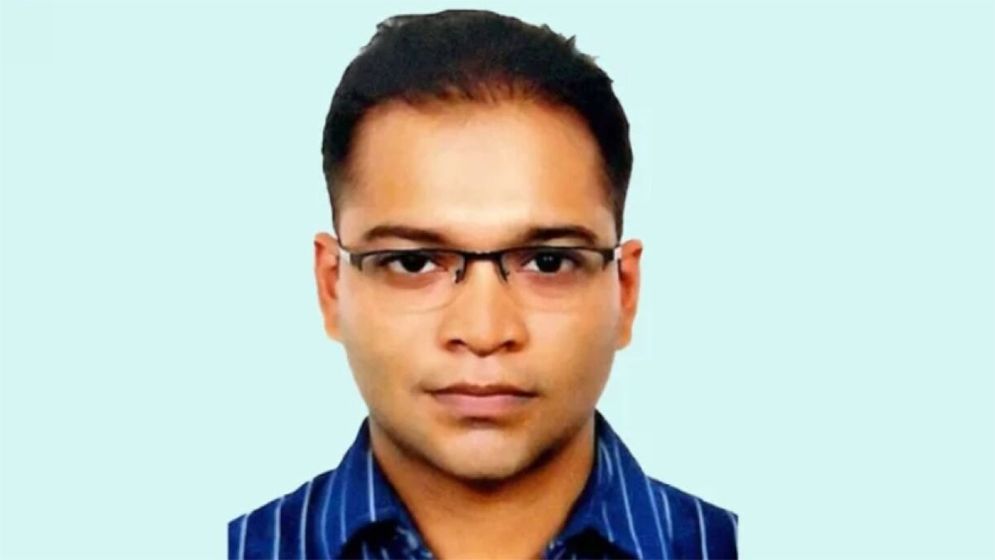 বাসায় ঢুকে দীপ্ত টিভির কর্মকর্তাকে হত্যা