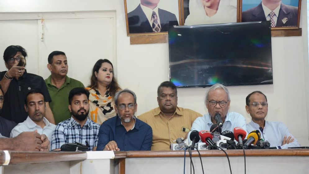 ডেঙ্গু মোকাবেলায় সরকারকে বড় উদ্যোগ নিতে হবে