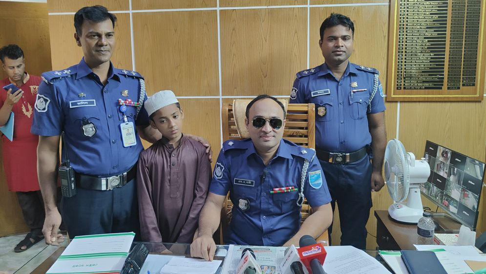 সোনারগাঁওয়ে অপহৃত মাদ্রাসা ছাত্রকে উদ্ধার, গ্রেপ্তার ৩