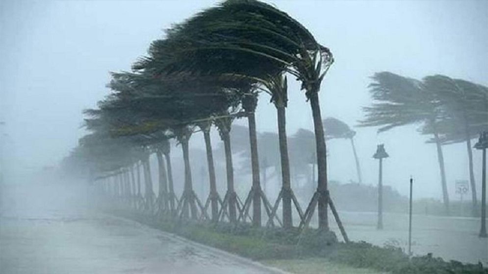 রাতের মধ্যেই যেসব অঞ্চলে ৬০ কিমি বেগে ঝড়