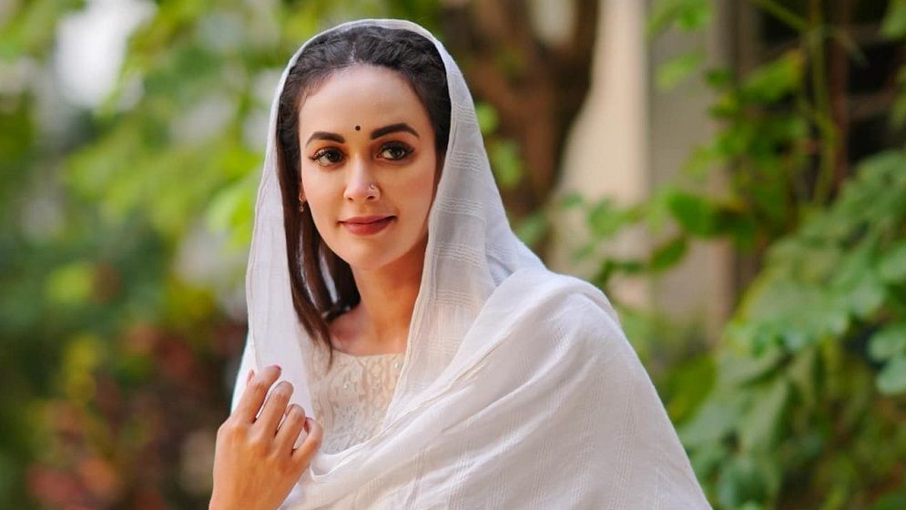 অভিনয় থেকে বিদায় নিলেন অহনা