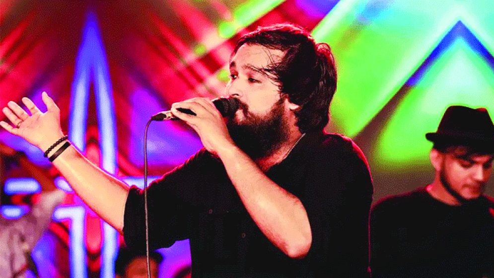 মঞ্চে ফিরলেন নোবেল