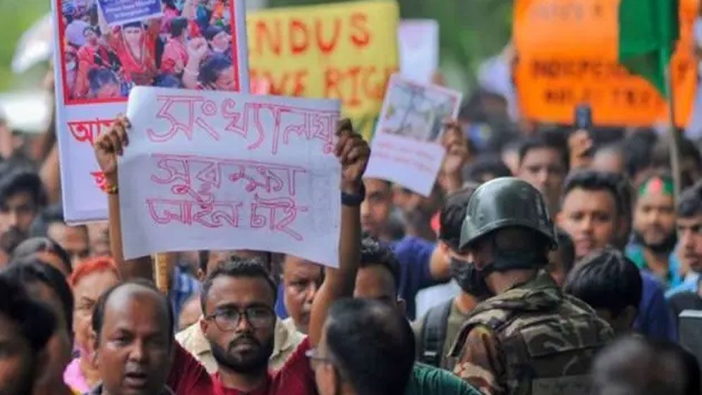 হিন্দু সম্প্রদায় কী চাইছে, তারা এখন কেন রাস্তায়