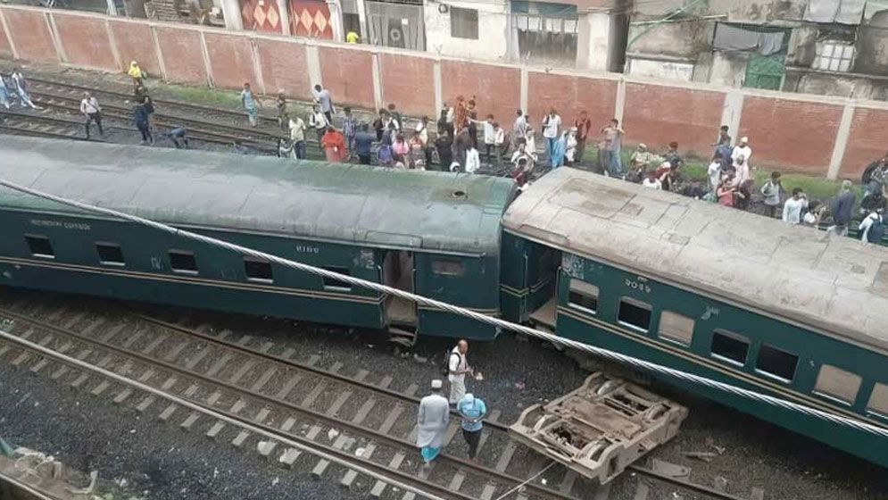 গোপীবাগে নারায়ণগঞ্জগামী ট্রেন লাইনচ্যুত
