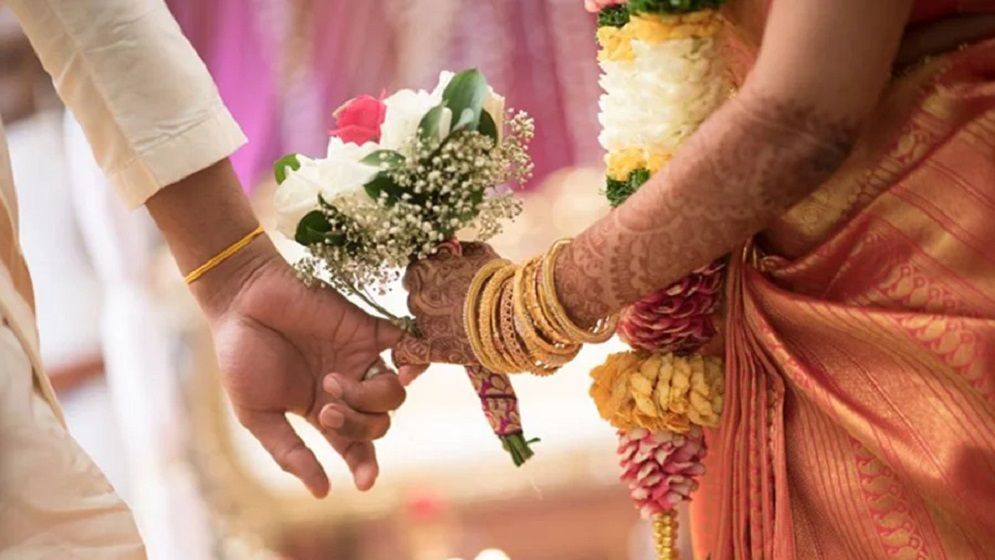 ভারতের উপজাতি নারীদের বিয়ে করছেন বাংলাদেশি পুরুষরা