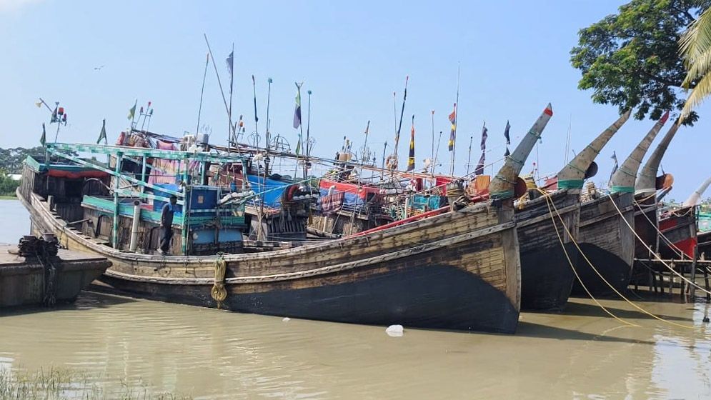 রবিবার মধ্যরাতে শেষ হচ্ছে মাছ ধরার নিষেধাজ্ঞা