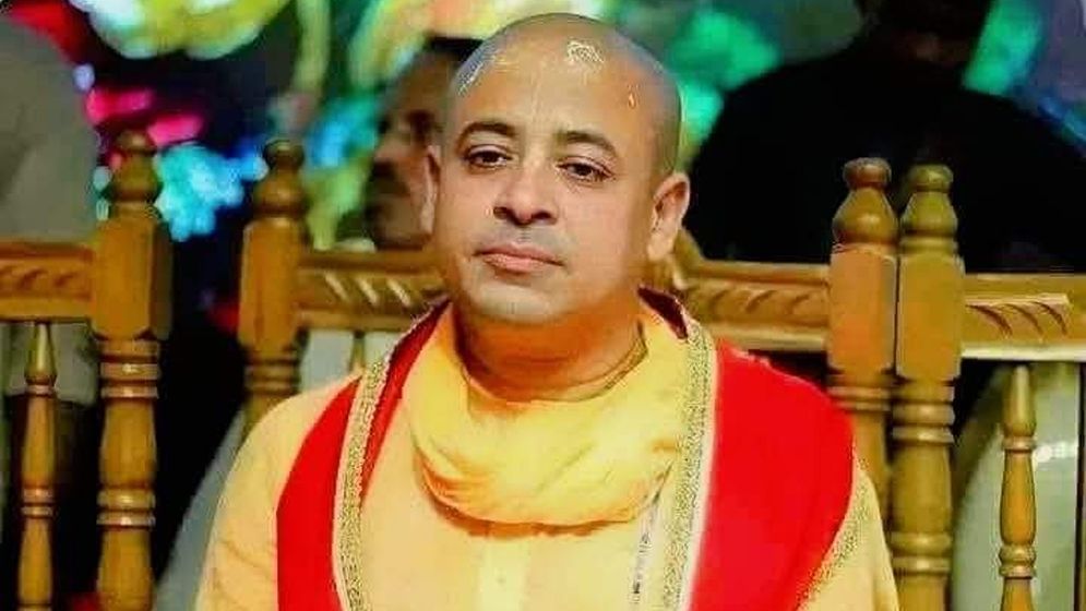 চিন্ময় কৃষ্ণকে চট্টগ্রাম পুলিশের কাছে হস্তান্তর