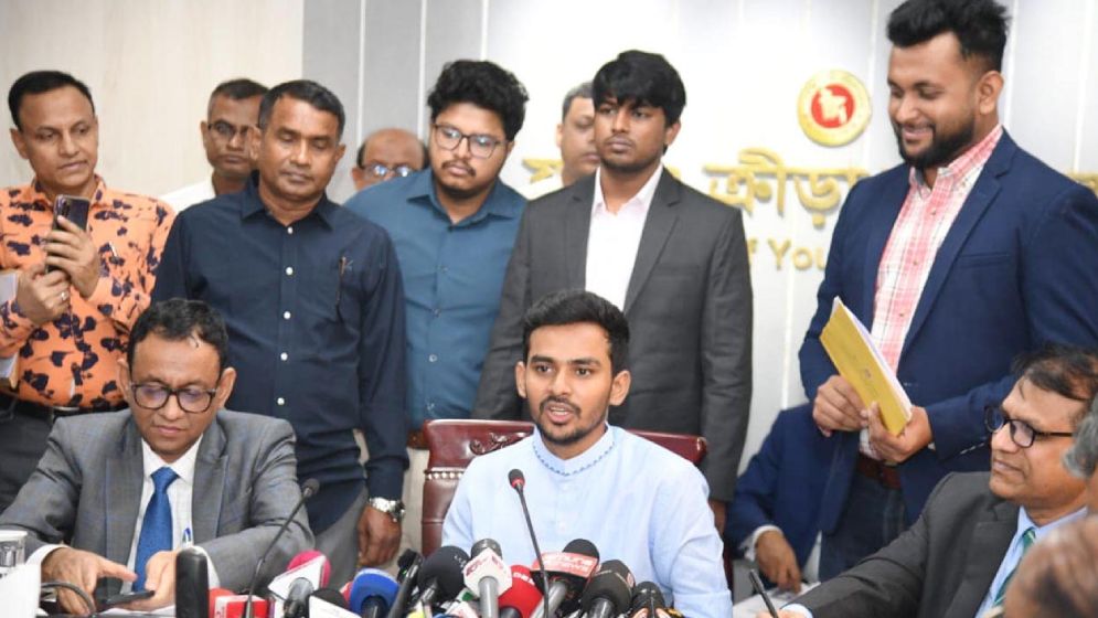 ক্রীড়াঙ্গনে অসঙ্গতি নিয়ে ক্ষোভ ঝাড়লেন ক্রীড়া উপদেষ্টা