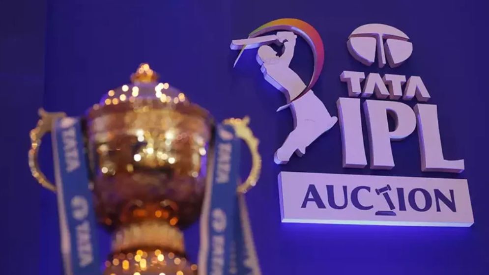 দল পেলেন না যেসব নামী তারকা