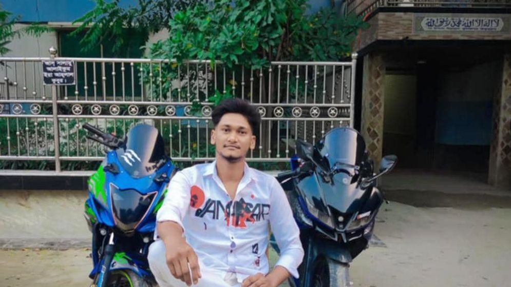 ঢাবির টিএসসিতে মোটরসাইকেল দুর্ঘটনায় যুবকের মৃত্যু