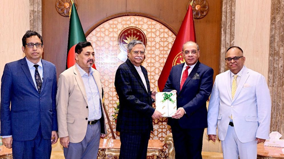 রাষ্ট্রপতির কাছে সুপ্রীম কোর্টের বার্ষিক প্রতিবেদন পেশ প্রধান বিচারপতি
