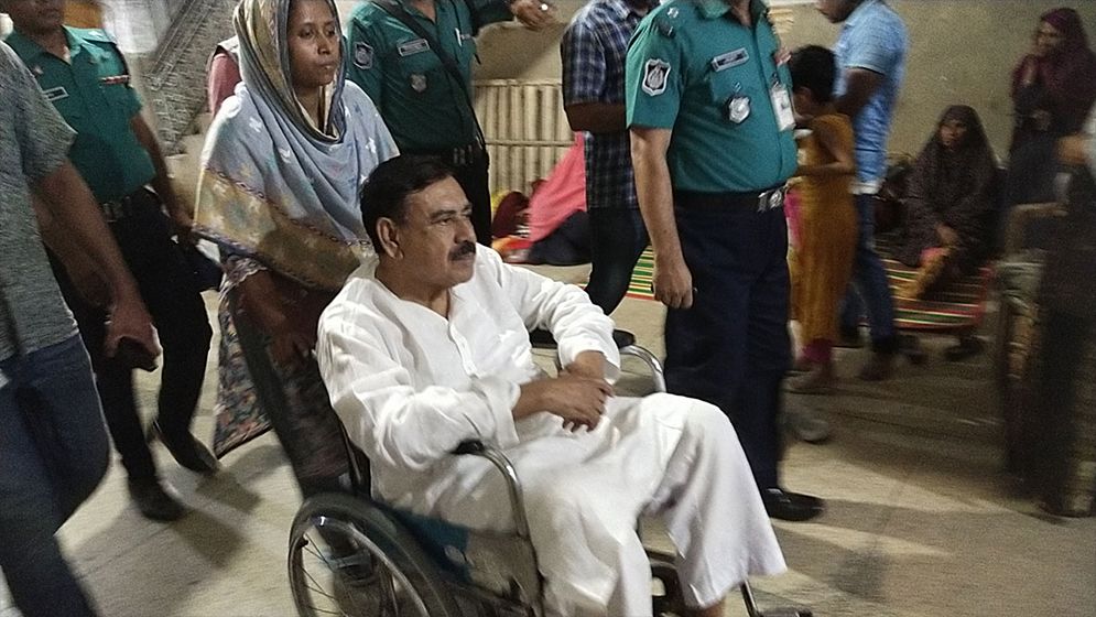 রিমান্ডে অসুস্থ হয়ে হাসপাতালে সাবেক মন্ত্রী শাহজাহান খান