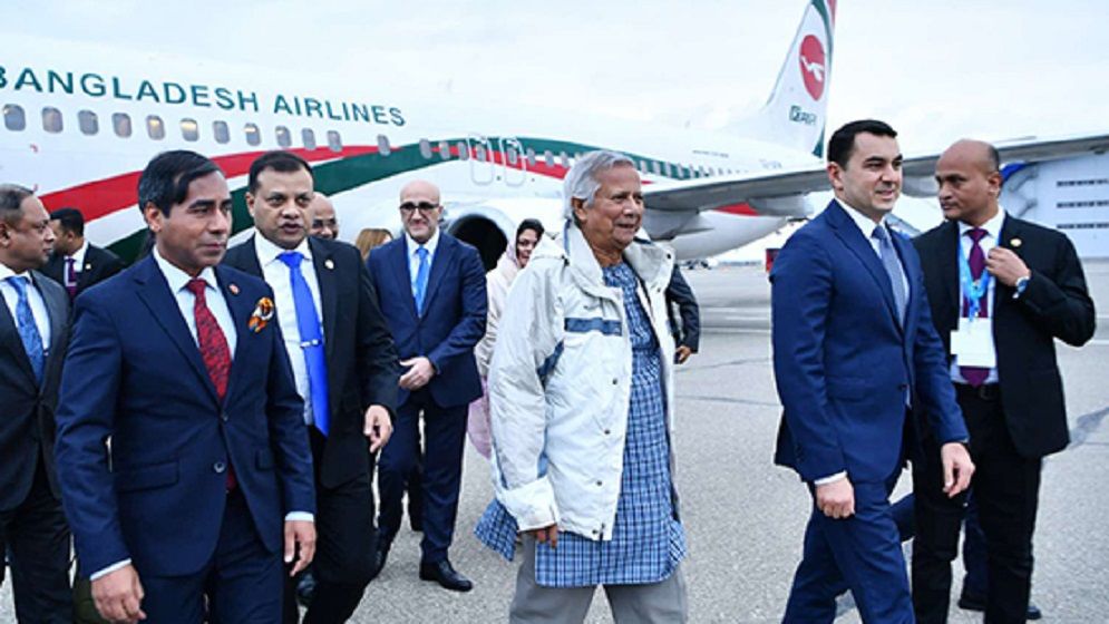 আজারবাইজানে প্রধান উপদেষ্টা ও তার সফরসঙ্গীরা