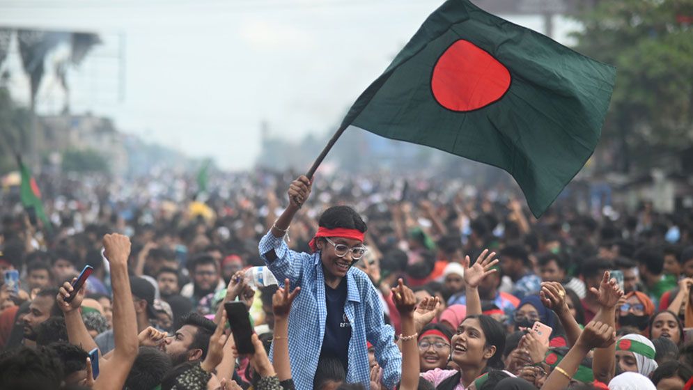 এক বছরের মধ্যে নির্বাচন চায় ৬১ শতাংশ মানুষ: জরিপ