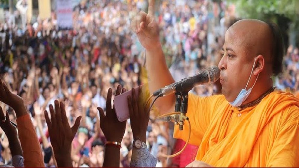 গ্রেপ্তার ইসকনের চিন্ময় প্রভু: ক্ষুব্ধ সনাতনীরা, উত্তাল চট্টগ্রাম, ঢাকায় হামলা