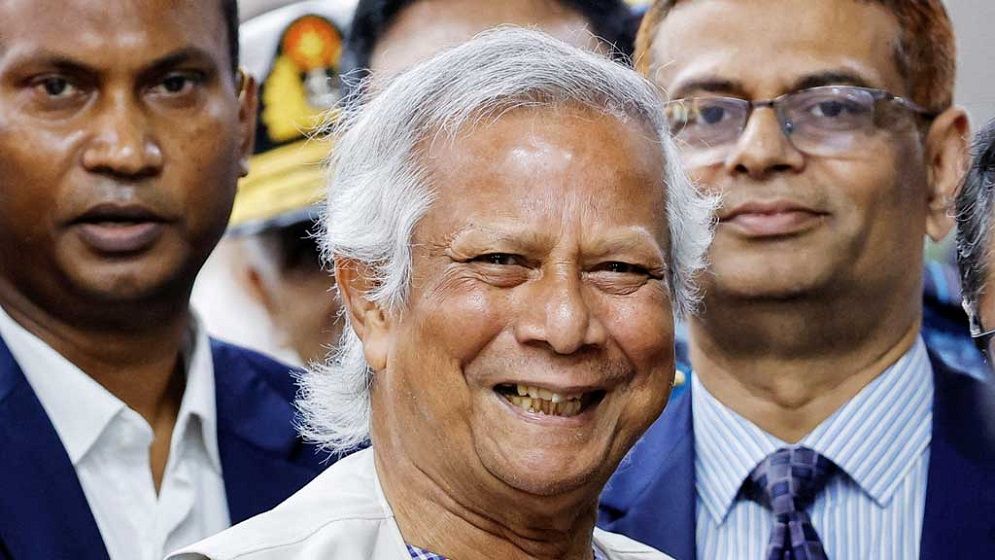 আজারবাইজানে পৌঁছেছেন প্রধান উপদেষ্টা