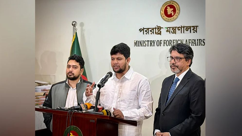 বাংলাদেশের পররাষ্ট্রনীতি কেমন হবে, জানালেন উপদেষ্টা মাহফুজ