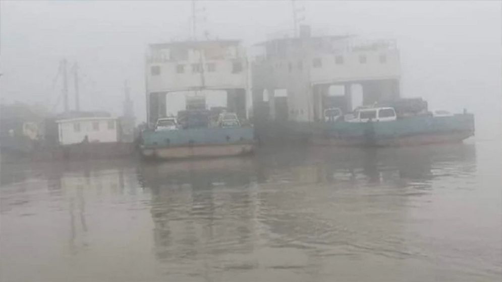 পাটুরিয়া-দৌলতদিয়া রুটে ফেরি চলাচল বন্ধ