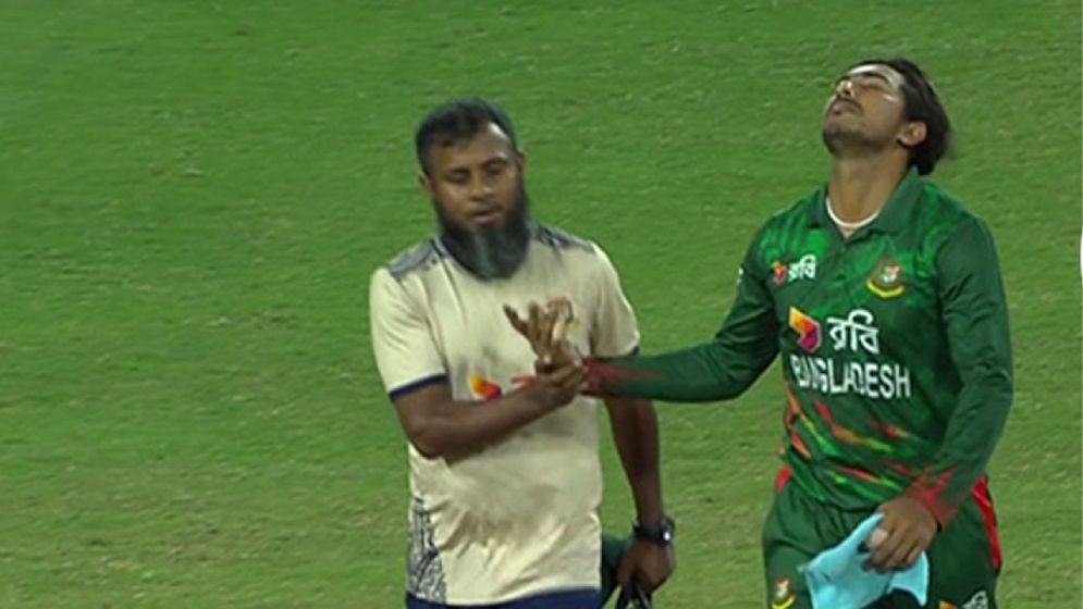 বিশেষজ্ঞ ডাক্তার দেখাবেন সৌম্য, খেলবেন বিপিএল!