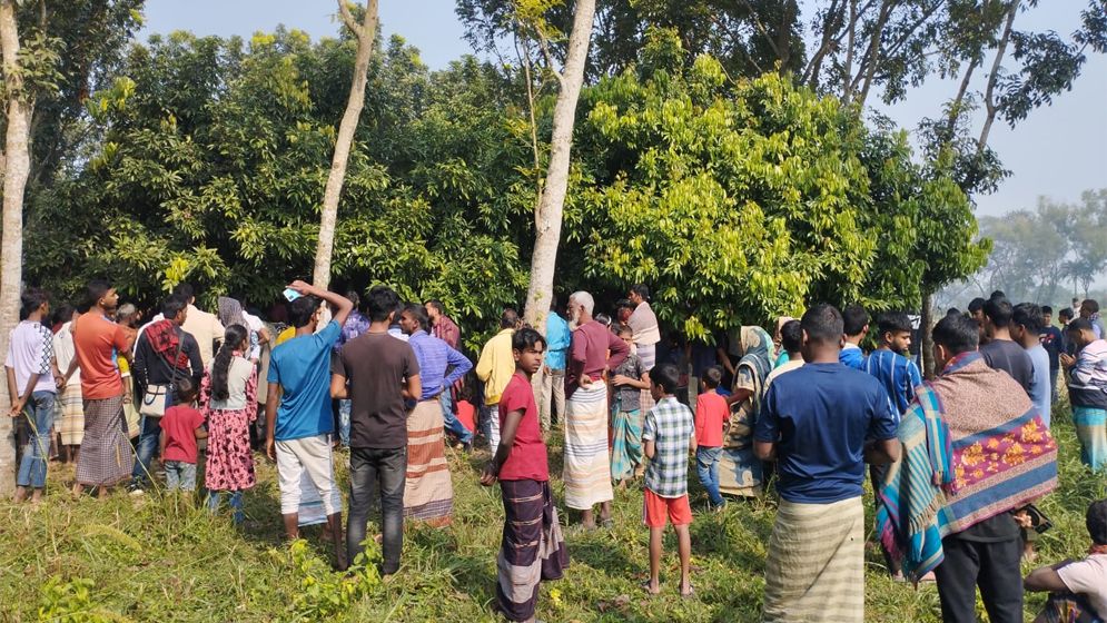 চাটমোহরে জালসায় গিয়ে নিখোঁজ শিশু কল্পনার লাশ উদ্ধার