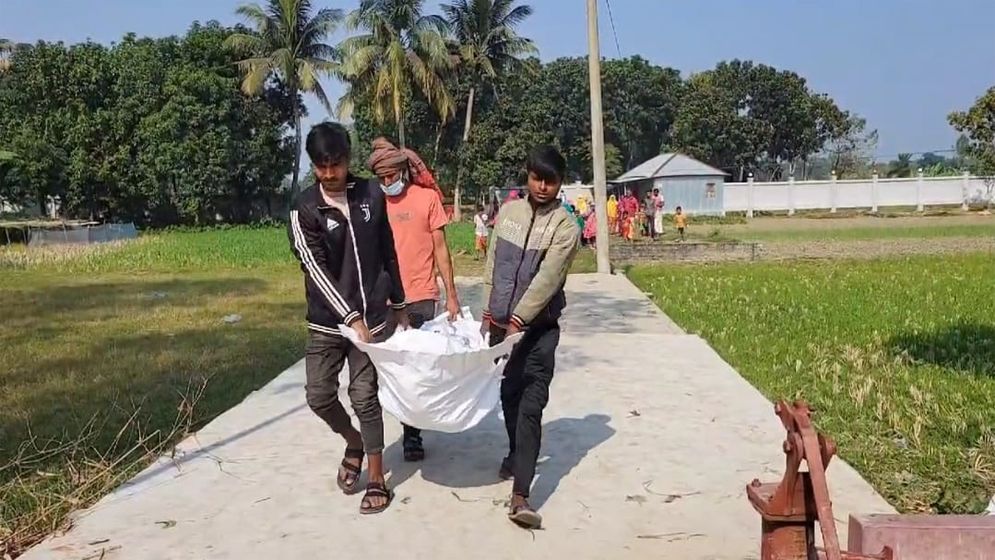সাঁথিয়ায় ছাত্র আন্দোলনে নিহত জুলকারনাইনের লাশ উত্তোলন