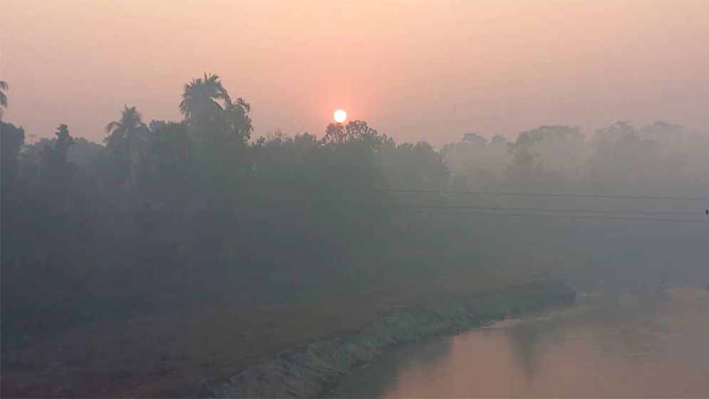কনকনে শীতে কাঁপছে হিমালয়কন্যা পঞ্চগড়