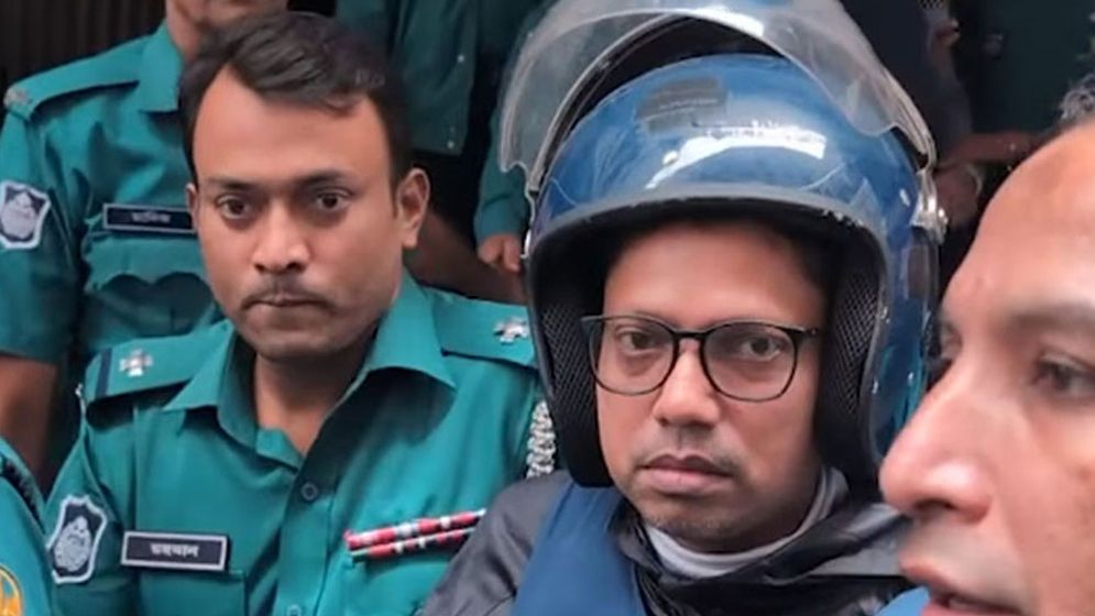 কারাগারে হাই কমোড চাইলেন পলক