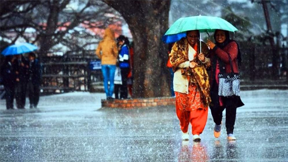 দেশজুড়ে ভারী বৃষ্টির আভাস, বাড়বে শীতের তীব্রতা