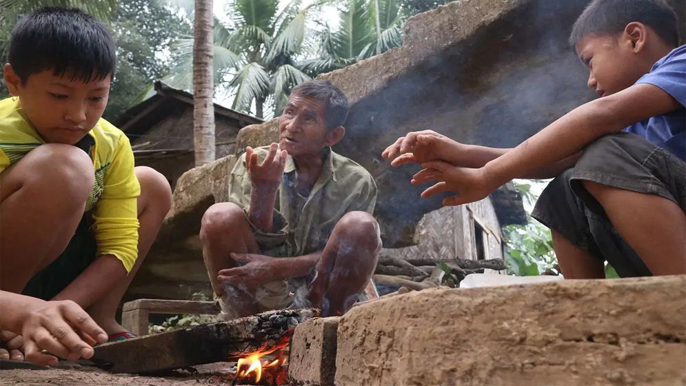 পাহাড়েও সূর্যের দেখা নেই, জেঁকে বসেছে শীত