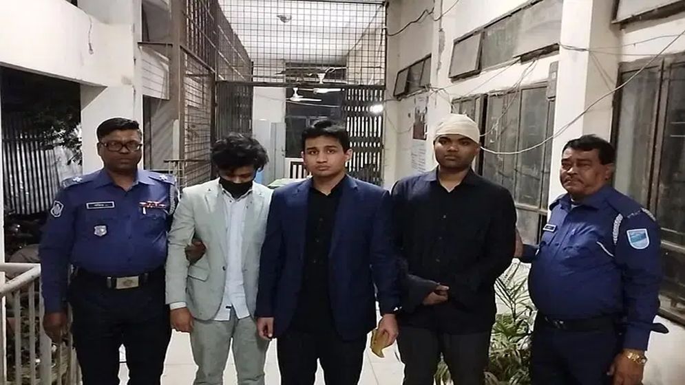 বুয়েট শিক্ষার্থীর মৃত্যু: প্রাইভেটকারের চালকসহ দুজনের শরীরে মিললো অ্যালকোহল