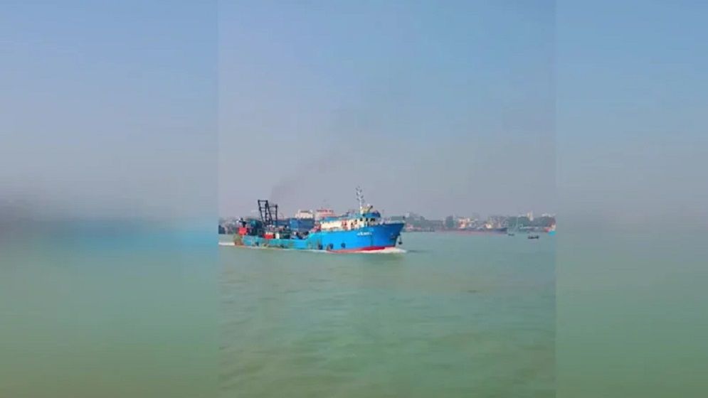 বাংলাদেশের ৭৯ জেলেসহ ২ জাহাজ ধরে নিয়ে গেলো ভারতীয় কোস্টগার্ড