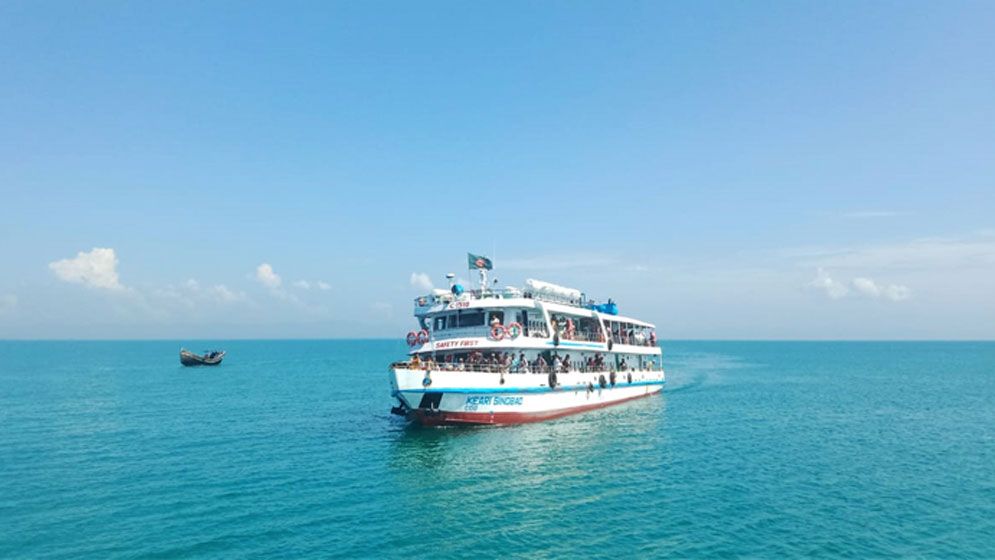 নৌপথে সেন্টমার্টিনে যাওয়ার নিষেধাজ্ঞা প্রত্যাহার