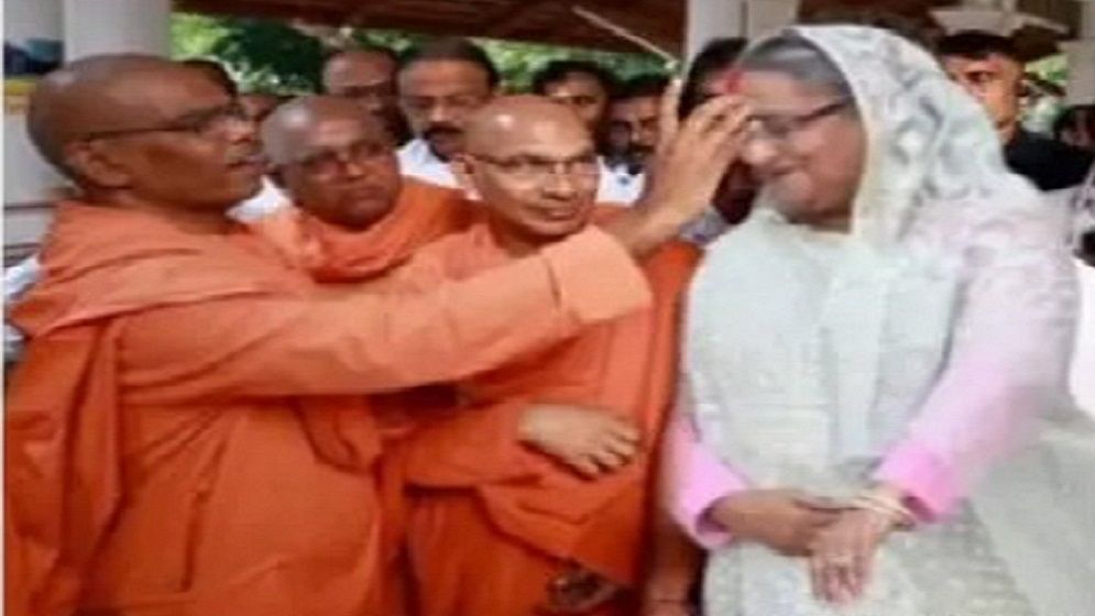 শেখ হাসিনা কি আসলেই হিন্দুধর্ম গ্রহণ করেছেন? যা জানা গেলো