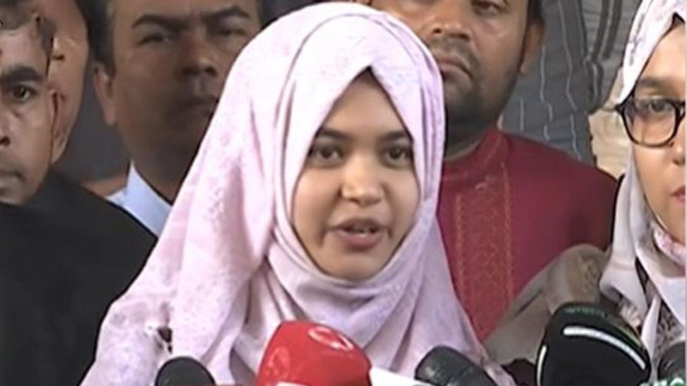 গ্রেনেড হামলায় খালাসের পর যে প্রতিক্রিয়া জানালেন জাহাঙ্গীরের মেয়ে