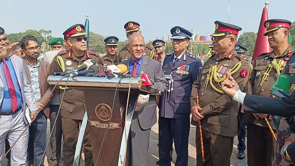 বিজিবির নবীনদের স্বরাষ্ট্র উপদেষ্টা: প্রয়োজনে জীবন দেবে, তবু এক ইঞ্চি মাটি ছাড়বে না