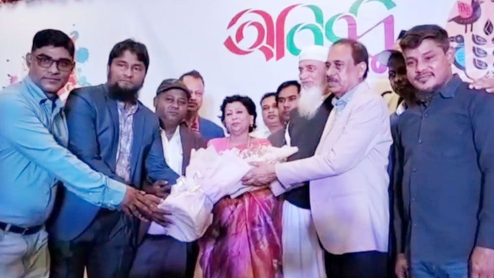 মানবজমিন সম্পাদক মতিউর রহমানকে সম্মাননা জানালো সোনারগাঁও প্রেসক্লাব