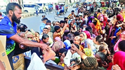 সস্তায় পণ্য কেনার লড়াই