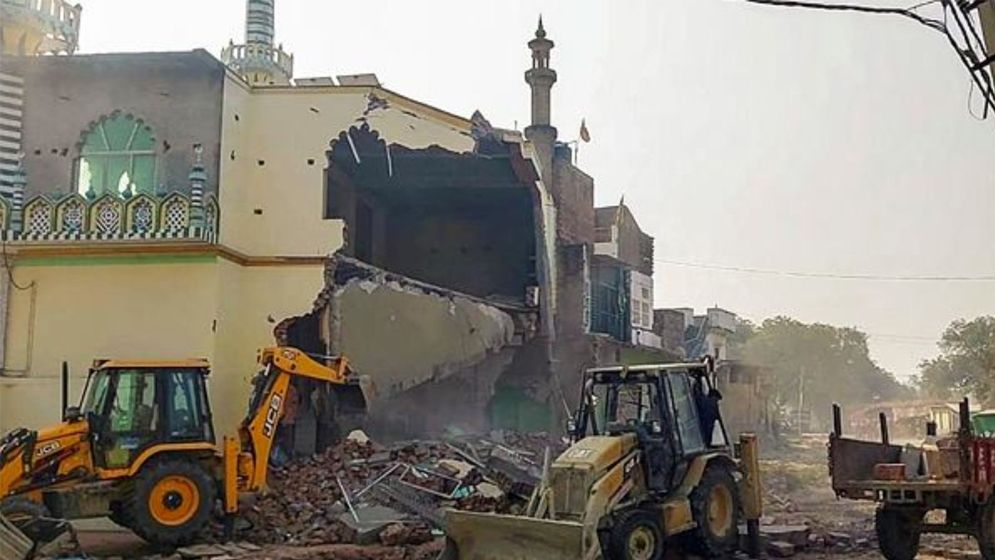 ভারতে ভাঙা হলো শতাব্দীপ্রাচীন মসজিদ
