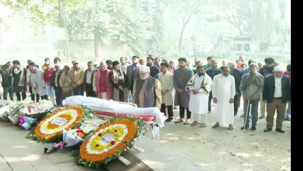 কবি হেলাল হাফিজের প্রথম জানাজা অনুষ্ঠিত