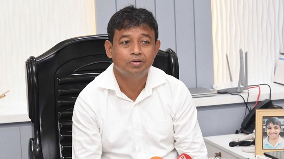 স্ত্রী, ভাইসহ সাবেক ডিবিপ্রধান হারুনের বিরুদ্ধে দুর্নীতির মামলা