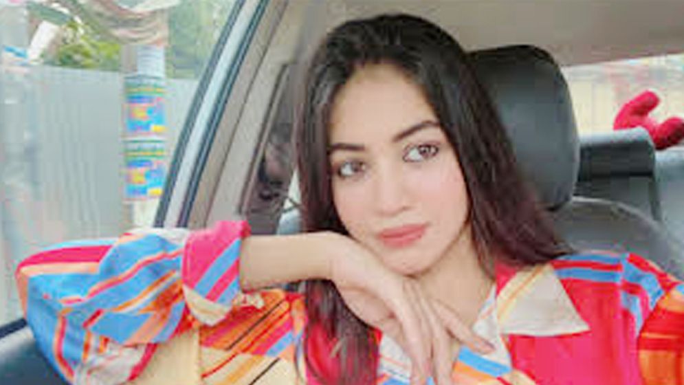 একদিনও কোনো জামা রিপিট করিনি : প্রিয়ন্তী উর্বী