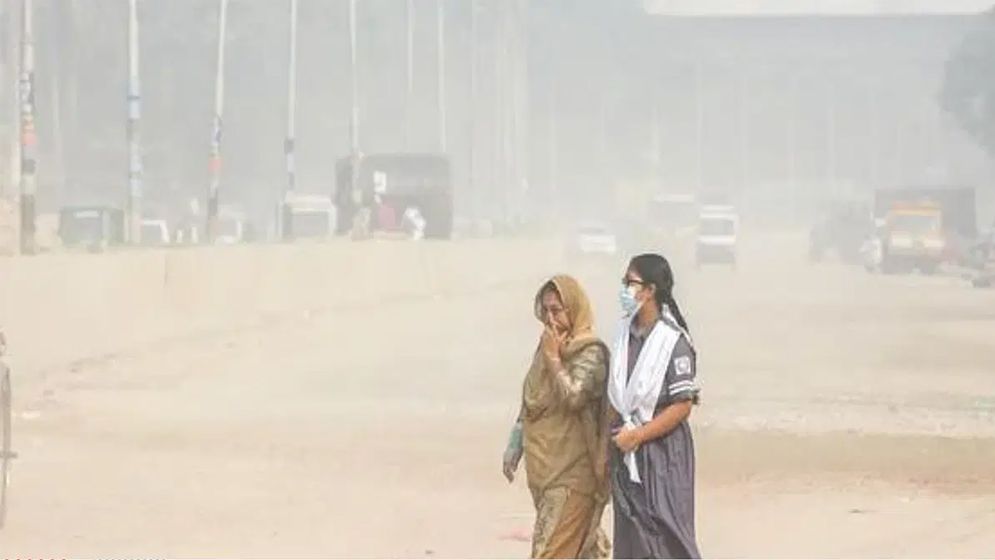বায়ুদূষণে বিপর্যস্ত রাজধানী, স্বাস্থ্যঝুঁকিতে মানুষ