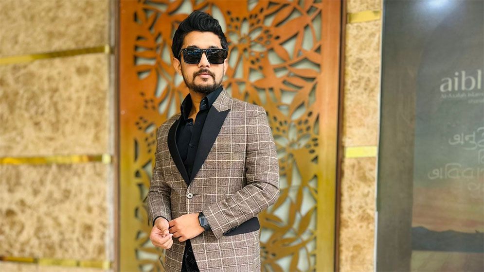 গার্মেন্টস ব্যবসায় নতুন দিগন্ত উন্মোচন করেছে লাইভ শপিংয়ের সিইও আশিক খান