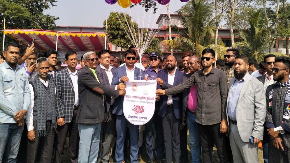 গৌরনদীতে বালক-বালিকা অনূর্ধ্ব-১৭ জাতীয় গোল্ডকাপ ফুটবল টুর্নামেন্টের উদ্বোধন