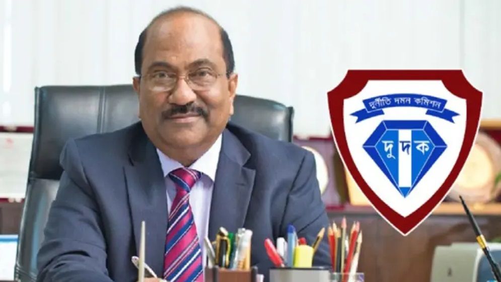 সাত ঘণ্টায়ও খুলেনি লকার