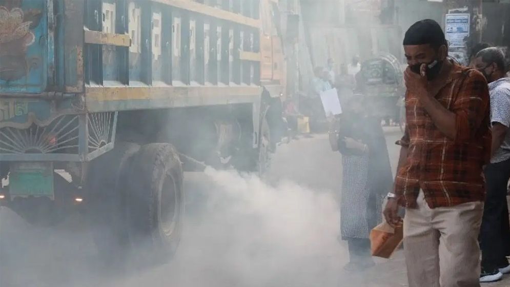 বায়ুদূষণে শীর্ষে ঢাকা, হুমকিতে জনস্বাস্থ্য
