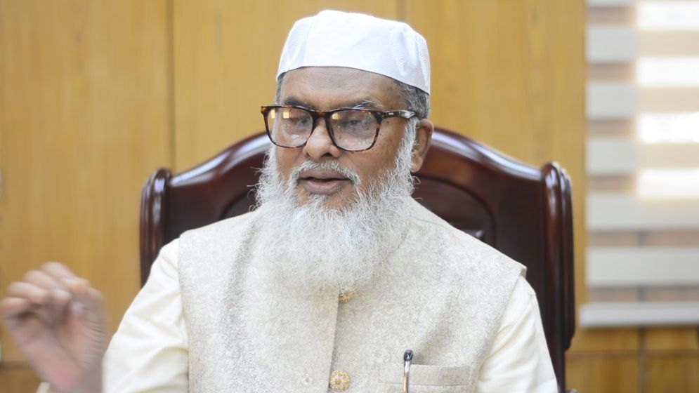 সরকারি অর্থে কোনো অতিথিকে হজে নেয়া হবে না: ধর্ম উপদেষ্টা