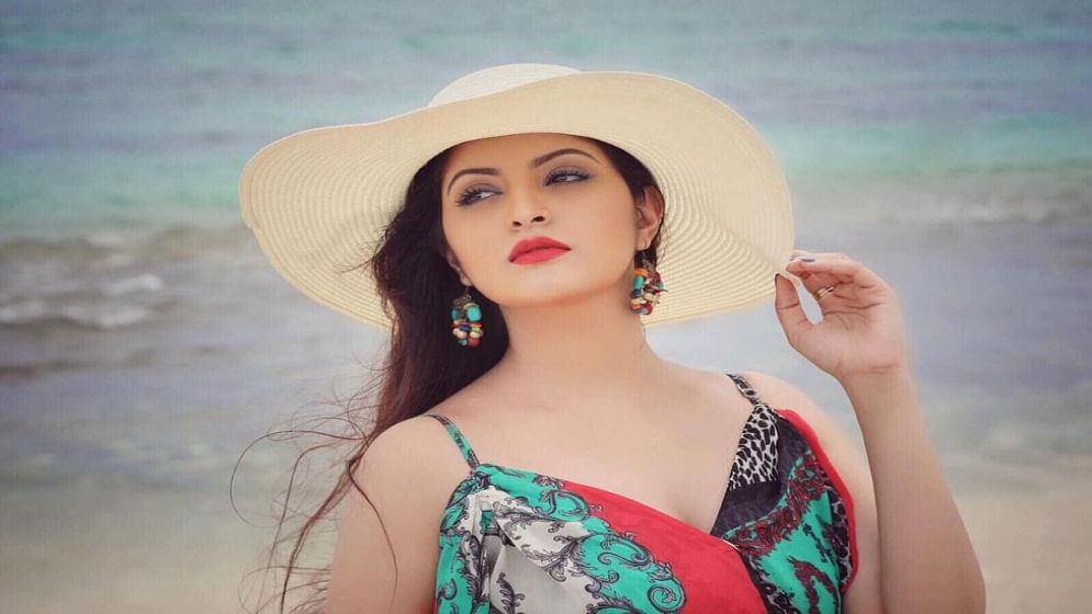 আমার ব্যক্তিগত জীবন নিয়ে আর টানাটানি কইরেন না: পরী